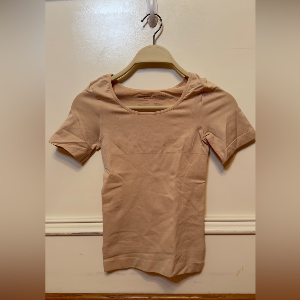 Shapermint Soft‎ Beige Short Sleeve Top shape wear Sz Small
